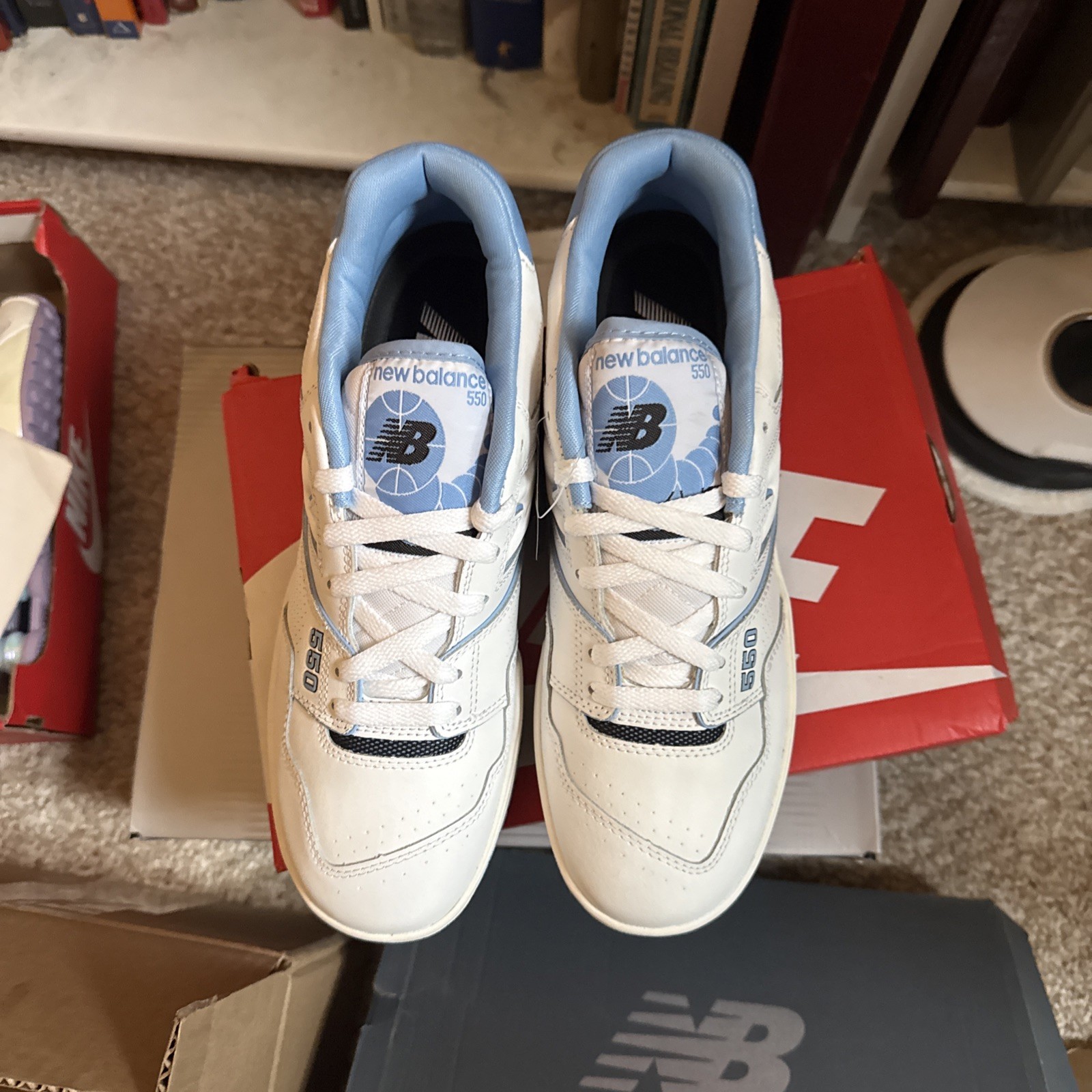 New Balance 550 UNC White University Blue BB550HL1 Size 11 Men’s New Damaged Box