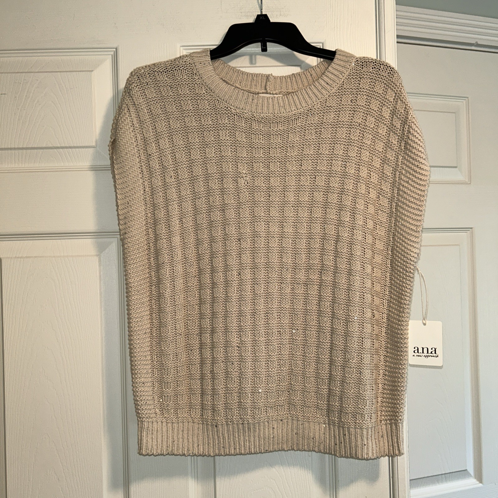 a.n.a. NWT Women’s Natural Silver sequin Cable Knit Sweater Vest Size XL