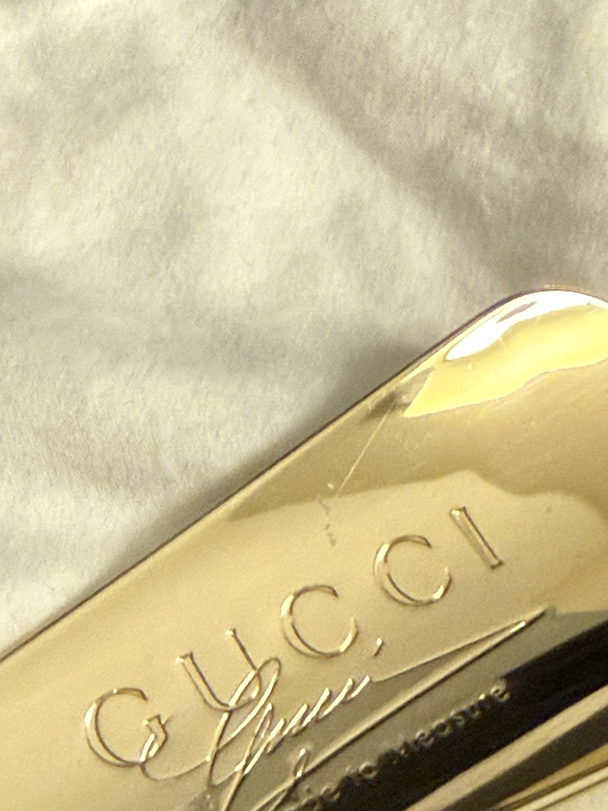 Gucci Made to Measure Shoe Horn Pre Owned In Original Box Gold Parfums 6 Inches