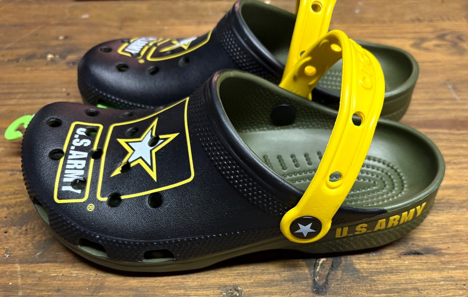 Classic US Army Clog Crocs Size M4/W6 Youth 4 Green Yellow Black Slip On NWT