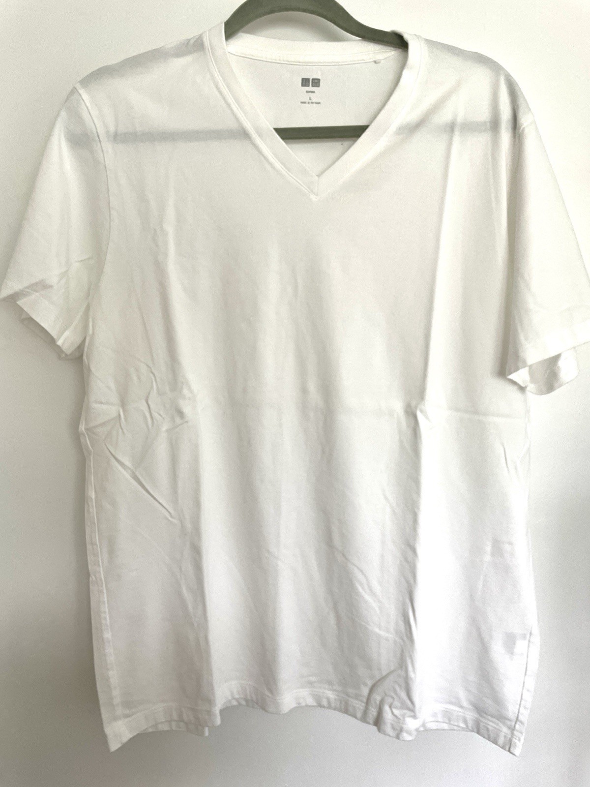 Uniqlo Supima Cotton White V Neck T Shirt Short Sleeves Size Men L Large US