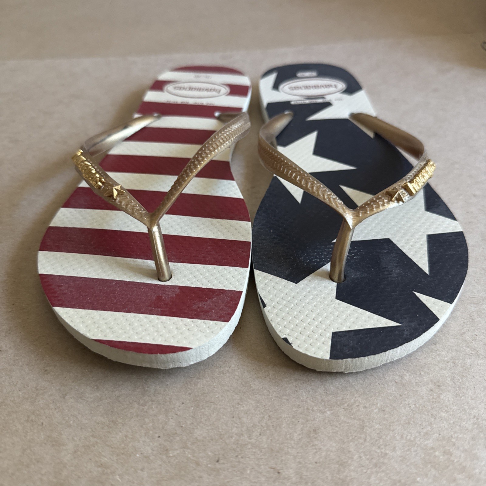 Havaianas Slim US Flag with Gold Straps and Metal Logo 39/40 Preowned Excellent