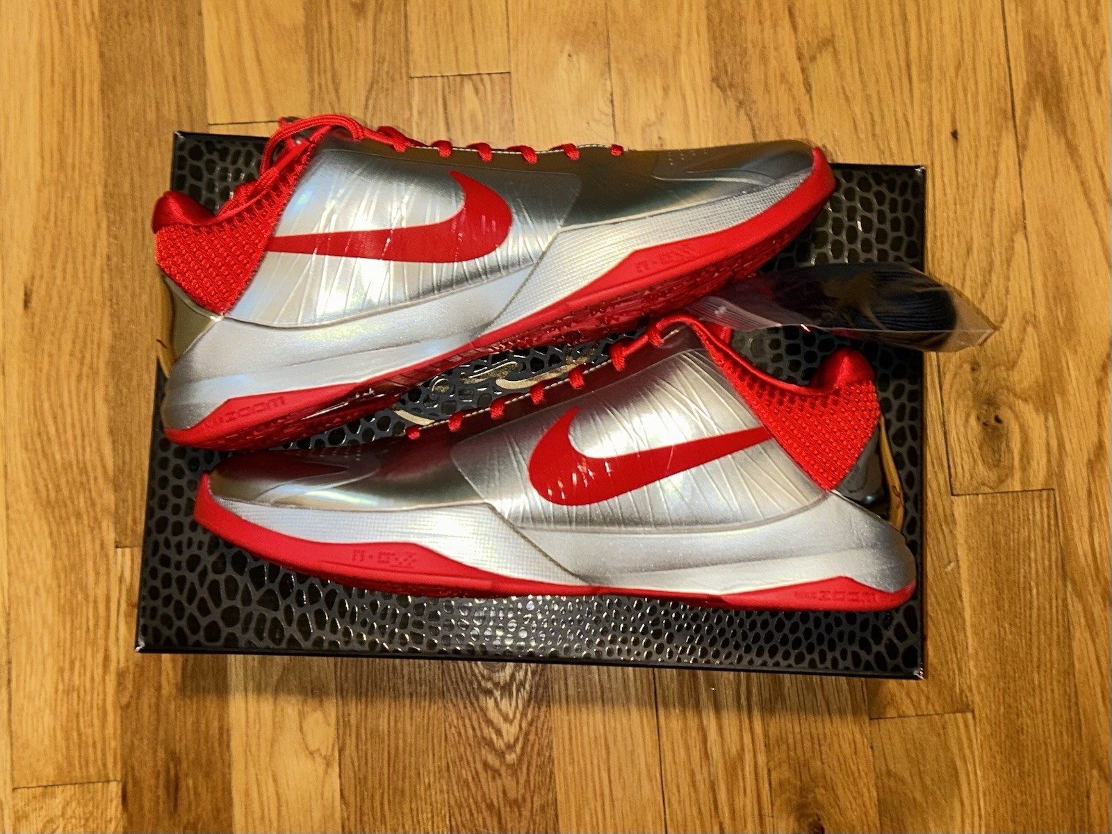 Caitlin Clark x Nike Zoom Kobe 5 Protro Rookie of the Year Men’s Size 11