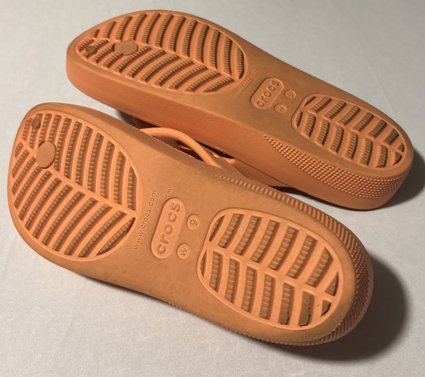 Crocs Platform Baya Flip Flops Coral Size Women 9