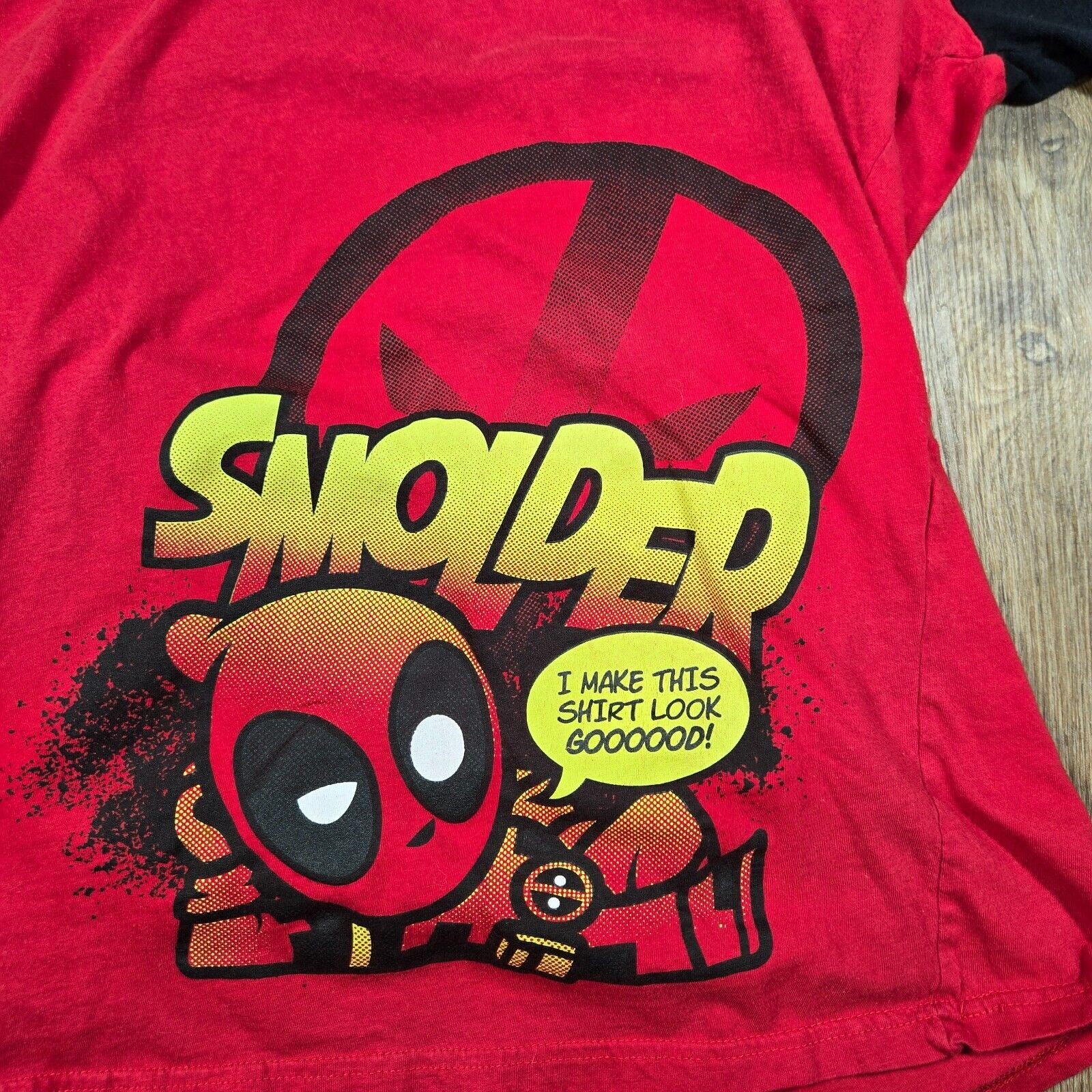 Marvel Deadpool Loot Wear Crate Raglan Shirt Mens XL Red Black Jersey Smolder