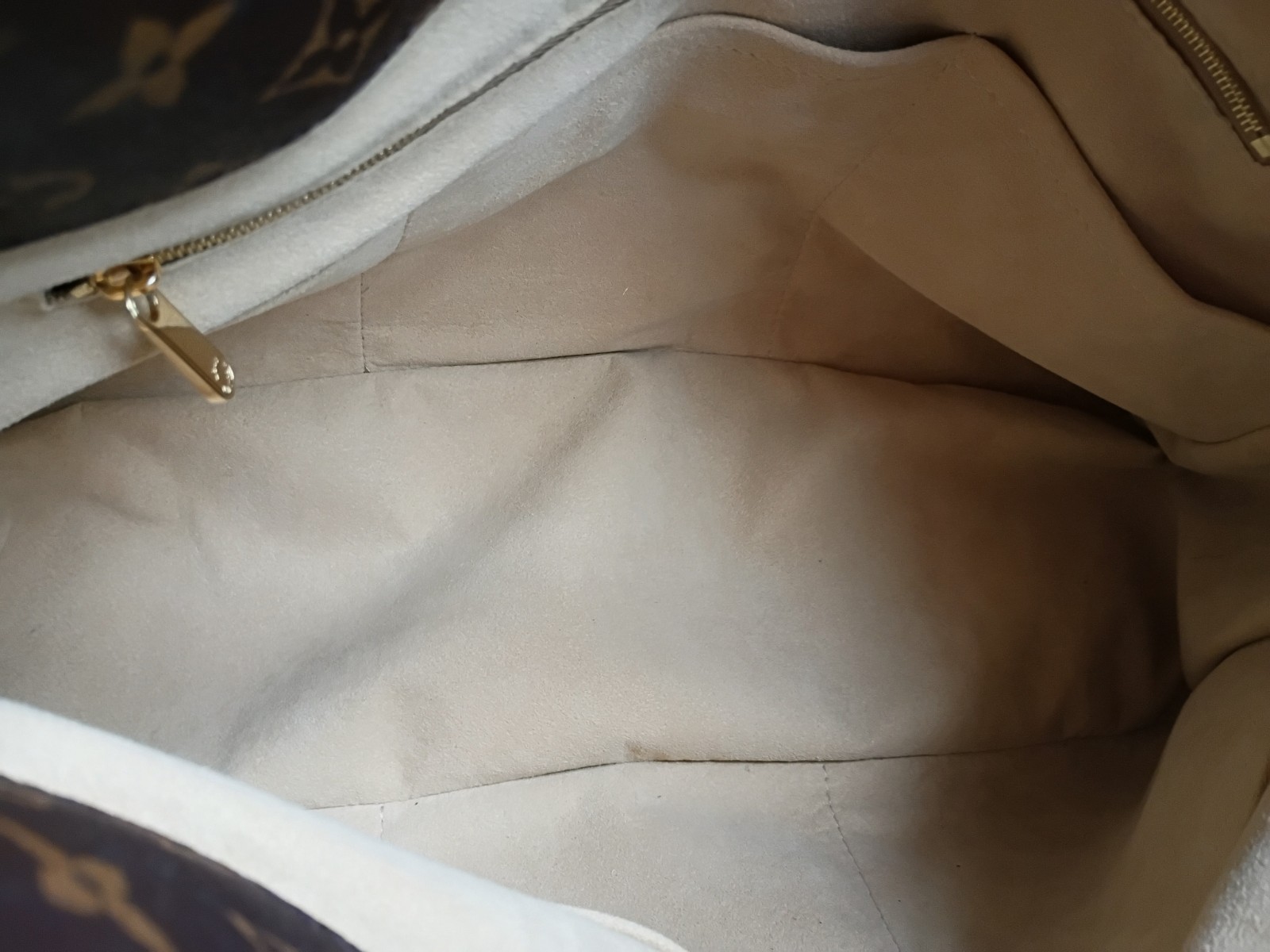 Louis Vuitton Artsy Handbag Monogram Canvas MM Pre-owned In Excellent Condition