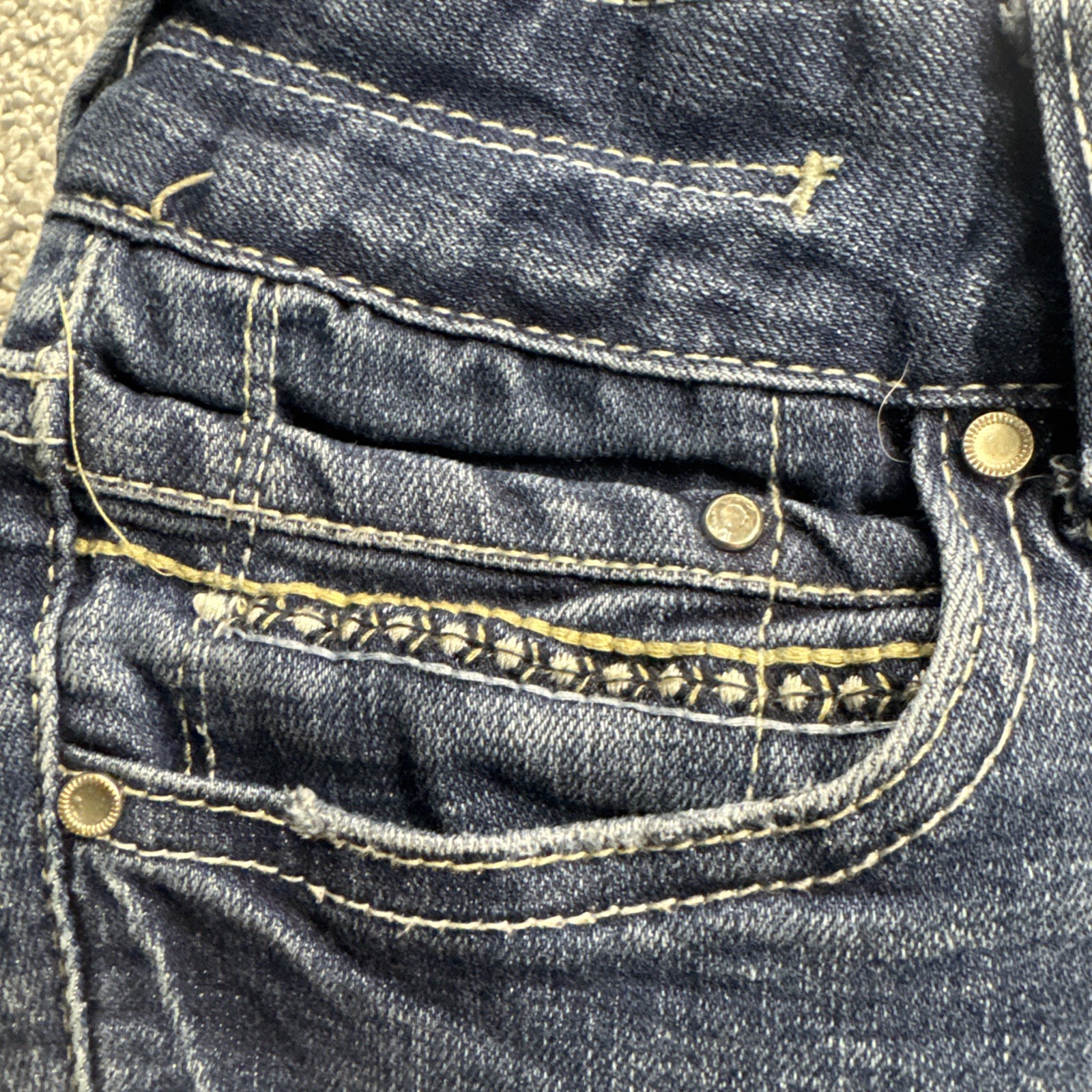 Amethyst Jeans Women’s Size 7 Reg-Blue Denim Straight Leg Bold Stitching 30.5”L