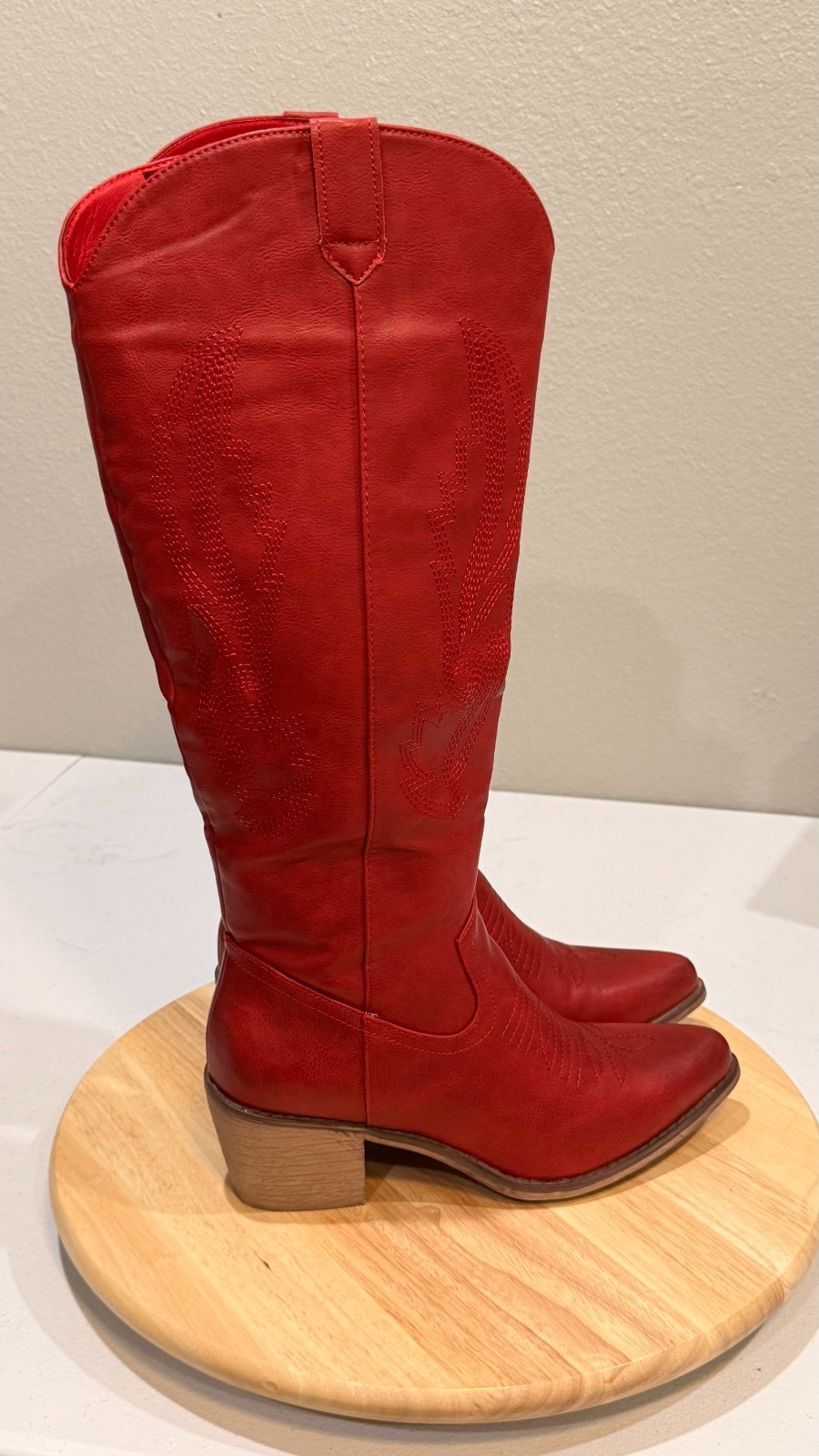 Pierre Dumas Women’s Red Cowboy-Style Knee-High Boots – 8.5 US