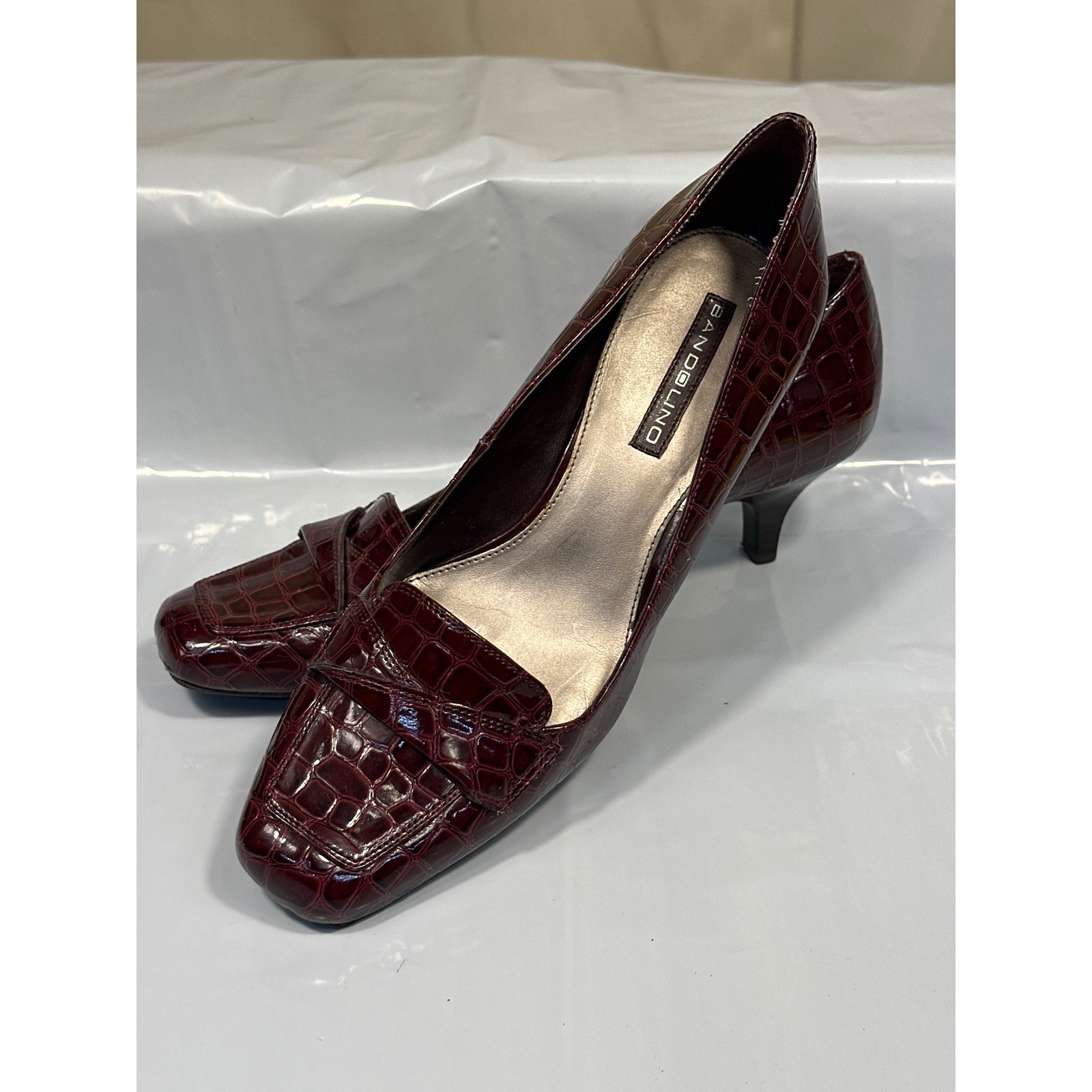 Bandolino Vintage Pumps Women 9M Burgundy Croc Embossed Patent Kitten Heel Excel