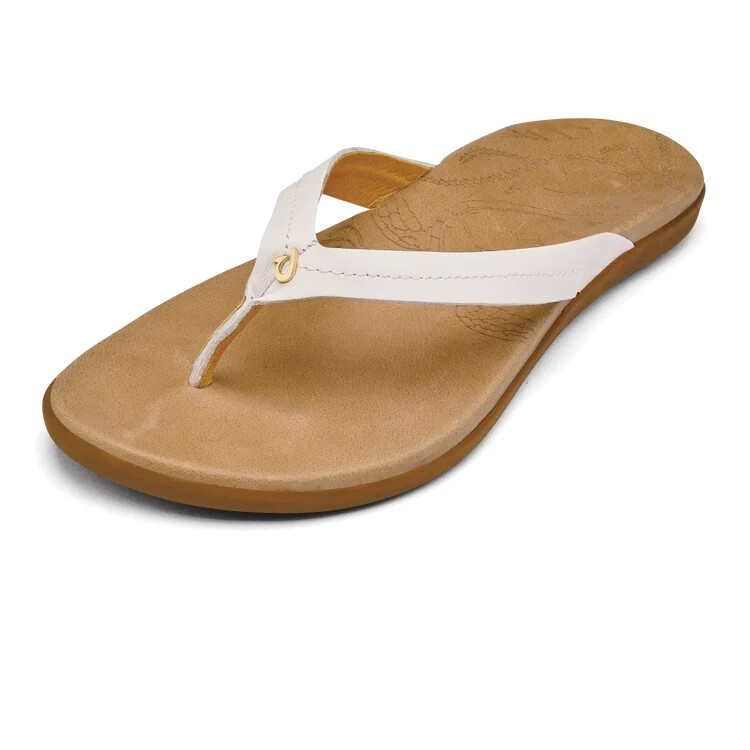 OluKai Honu Sandals – Women’s – 6 / Bright White/Golden Sand