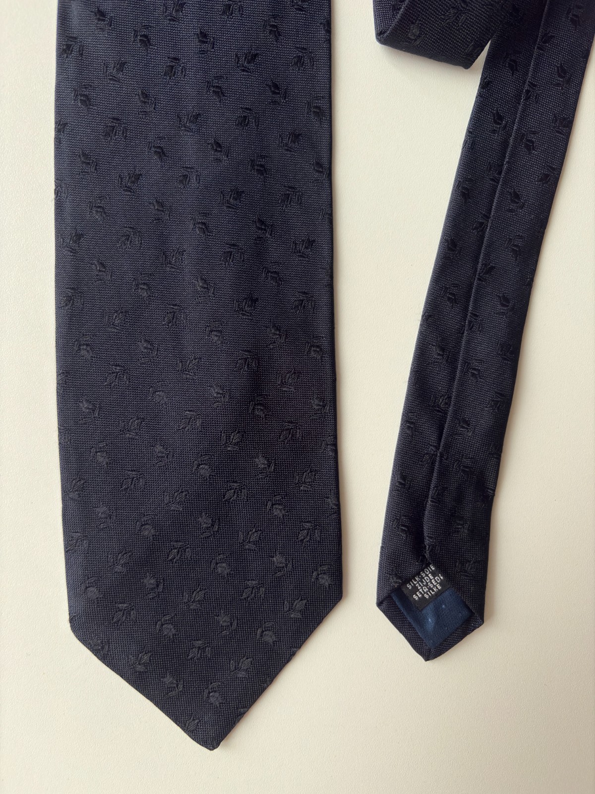 VINCI Silk Tie Navy Blue Small Floral Pattern Italy Classic 100%, 1031