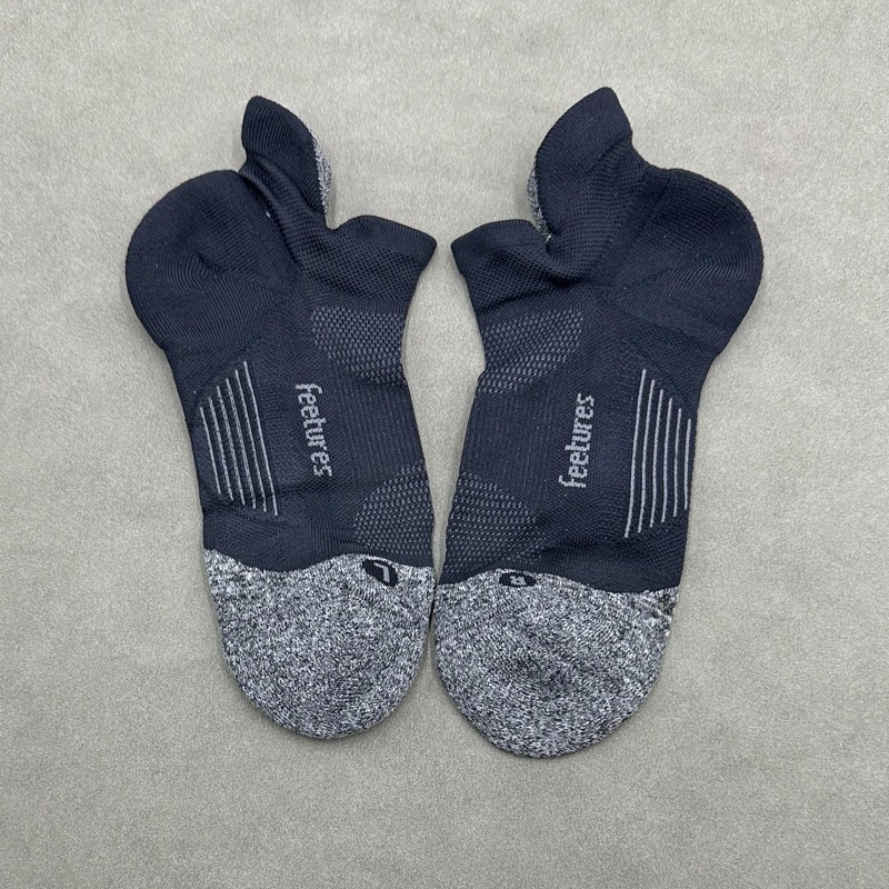 3 Pairs Women’s Elite Light Cushion No Show Tab Socks Black Size M Feetures