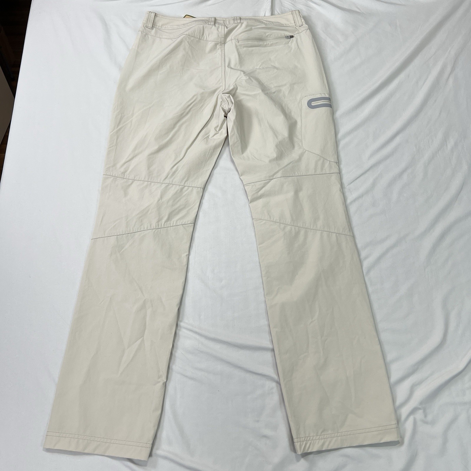 Ultimate Terrain Cargo Pants Womens 8 Beige Stretch Outdoor Water Resistant NWT