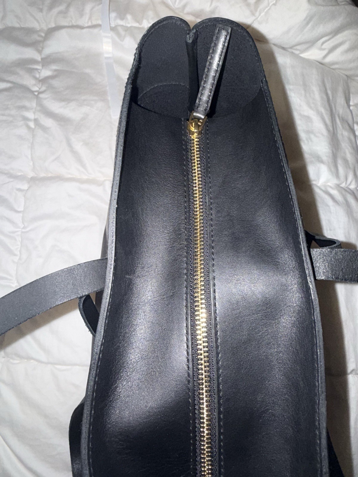 Madewell Women’s Large Black Zip Top Tote w/ Inner Pockets, Gold Hardware