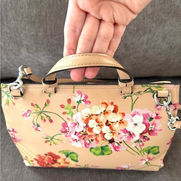 Gucci authentic top handle bag blooms pattern pink leather medium w strap