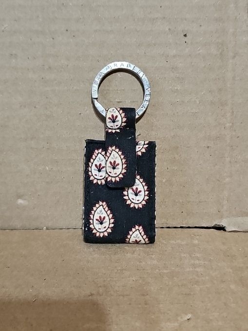 Vera Bradley Keychain Clip Fabric Key Fob Holds 4 1.25×1.5in Photos Key Ring