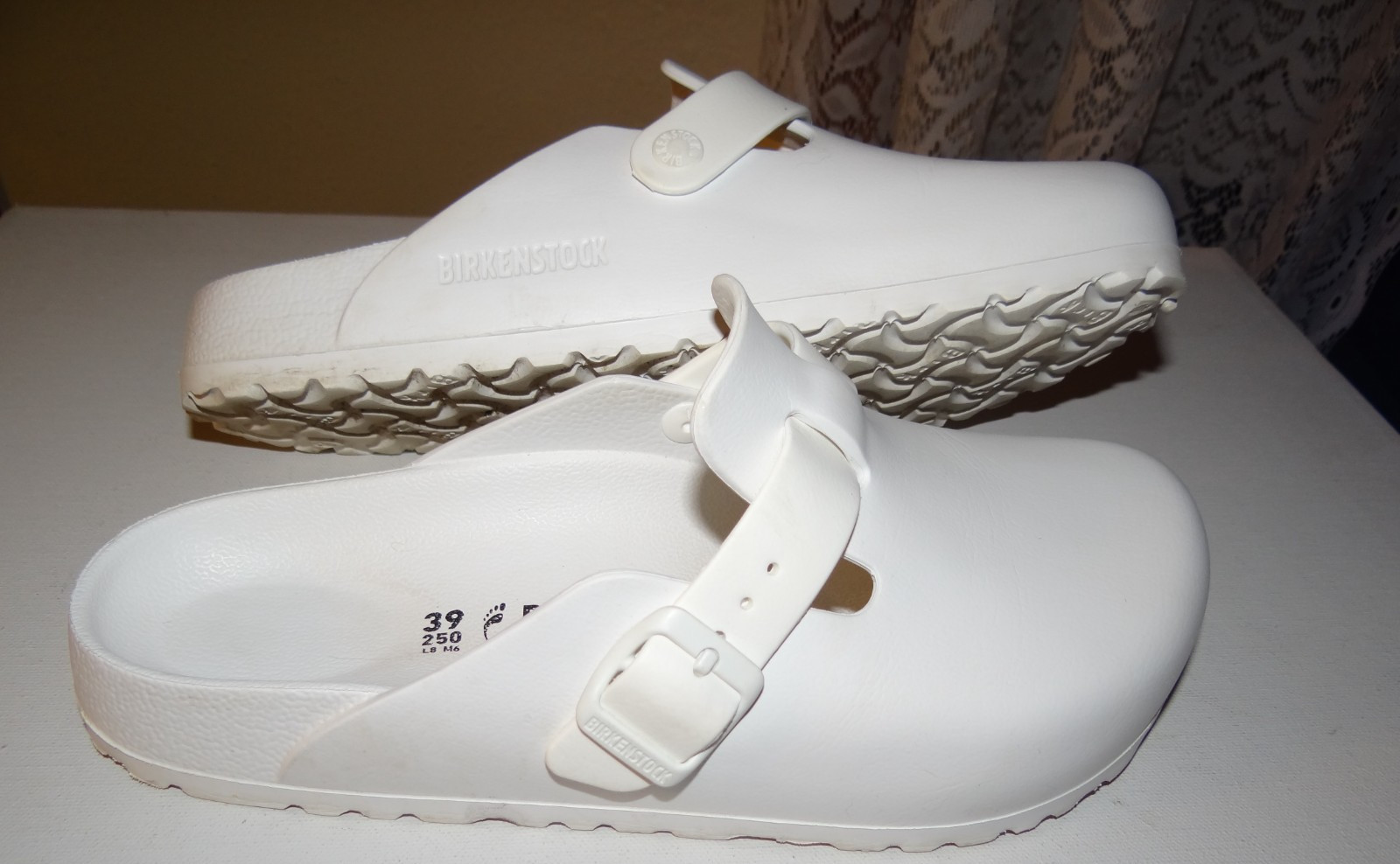 Birkenstock Boston Essentials White EVA Unisex Clogs Sz 39 M 6 L 8 gently worn