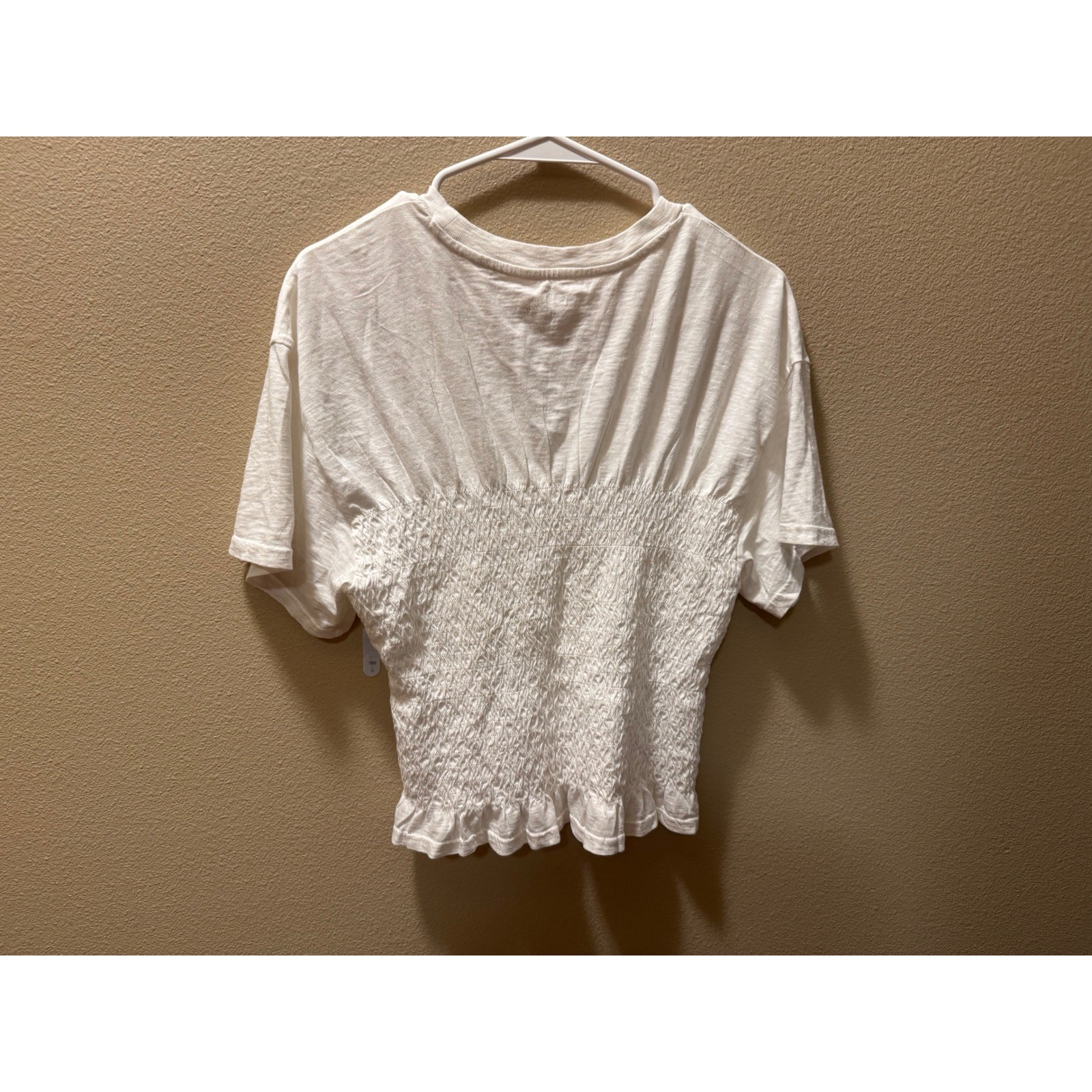 Aerie White Smocked Short Sleeve Top Slub Knit Ruffle Hem L NEW