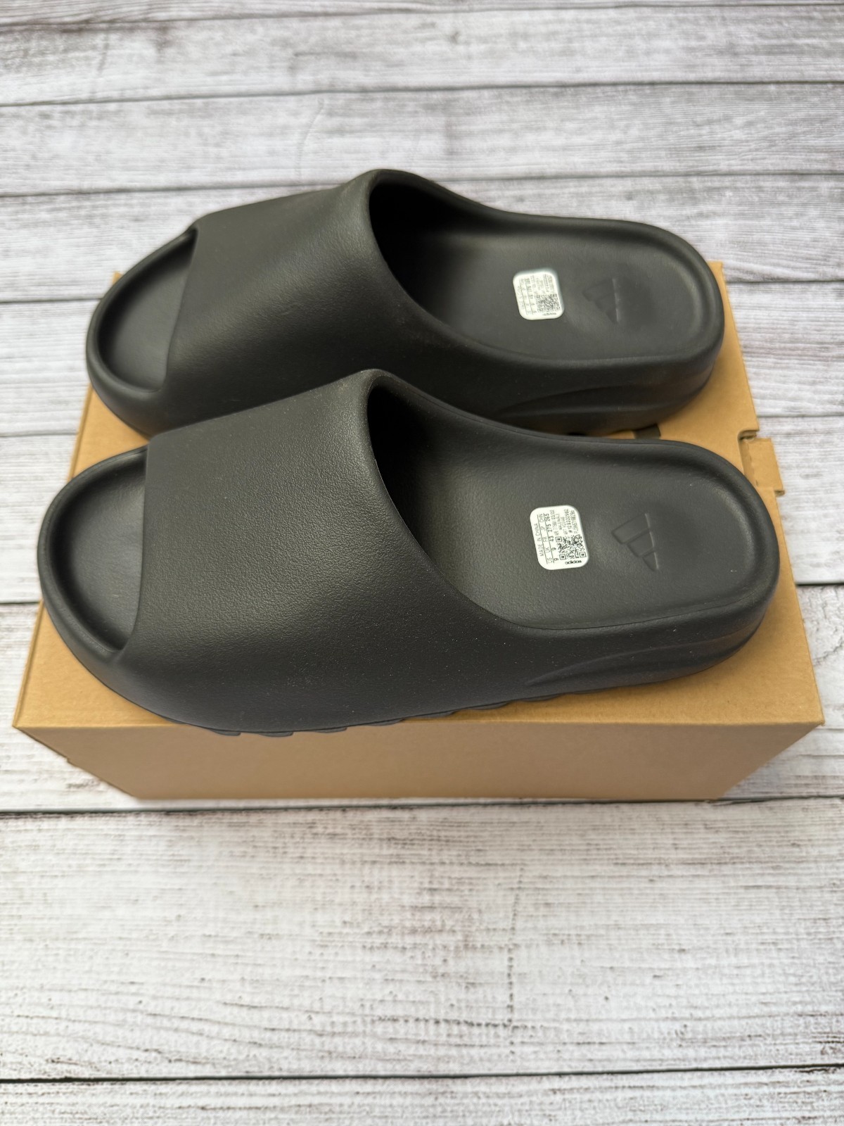 NEW Adidas Yeezy Slide Onyx Size 6,11 US Men’s 100% AUTHENTIC