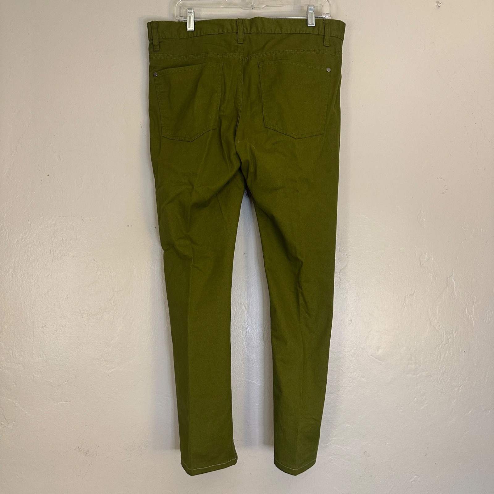H&M Stretch Chinos 34″ waist 29″ inseam Gently worn 98% cotton/2% elastane
