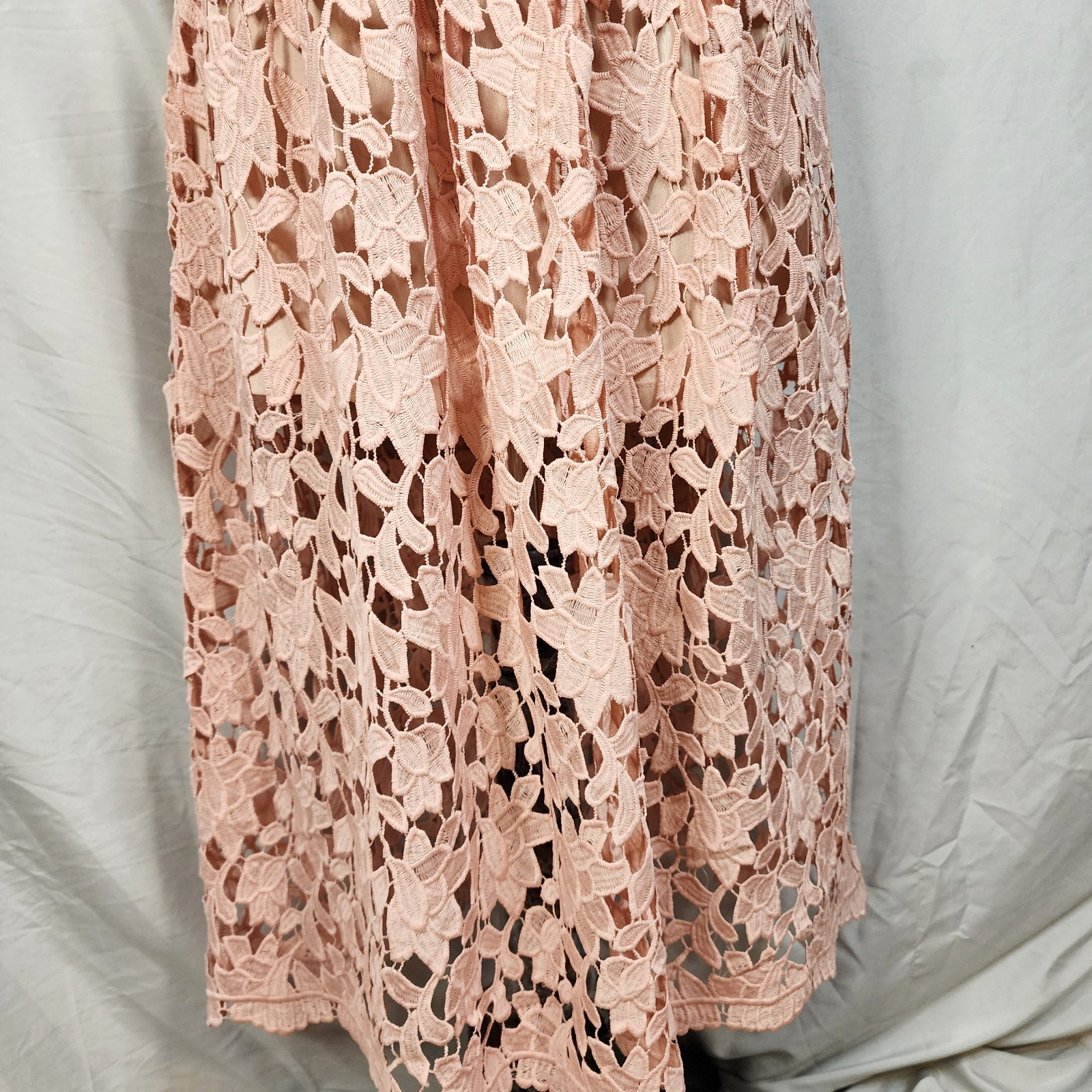 JUST ME Size Small Soft Pink Crochet Lace Sleeveless Floral Fit and Flare Dress