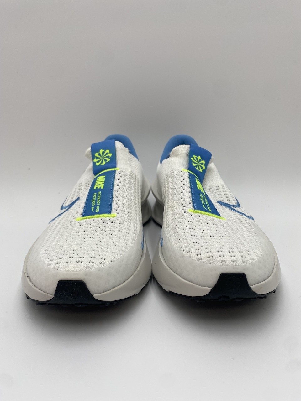 Nike INTERACT RUN EASYON Women’s NEW Running Shoes White/Beyond-Volt Multi Sizes