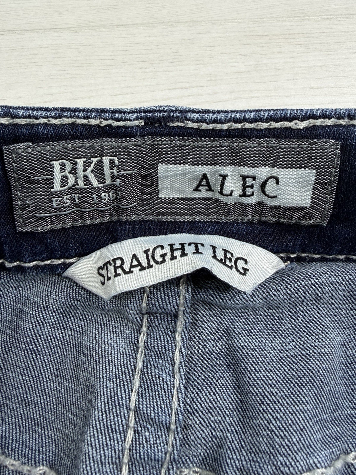 BKE Buckle Alec Jeans Straight Stretch Denim Coolmax Whiskered Mens 28×28 EUC