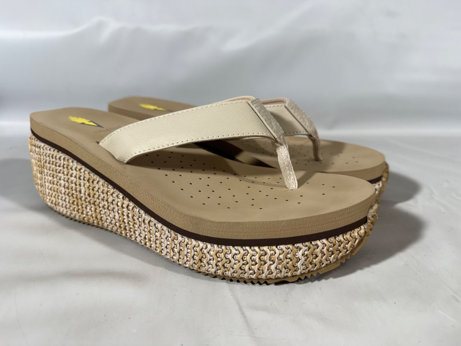 Volatile Island 2 Platform Wedge Sandals Slides Womens Sz 9 Raffia Thong Cream n