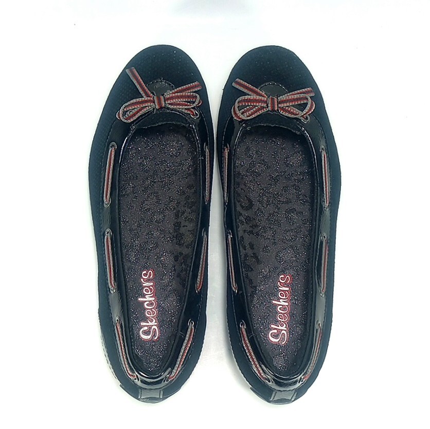 Skechers Womens 6.5 Black Perforated Leather And Synthetic Upper Slip On Flats