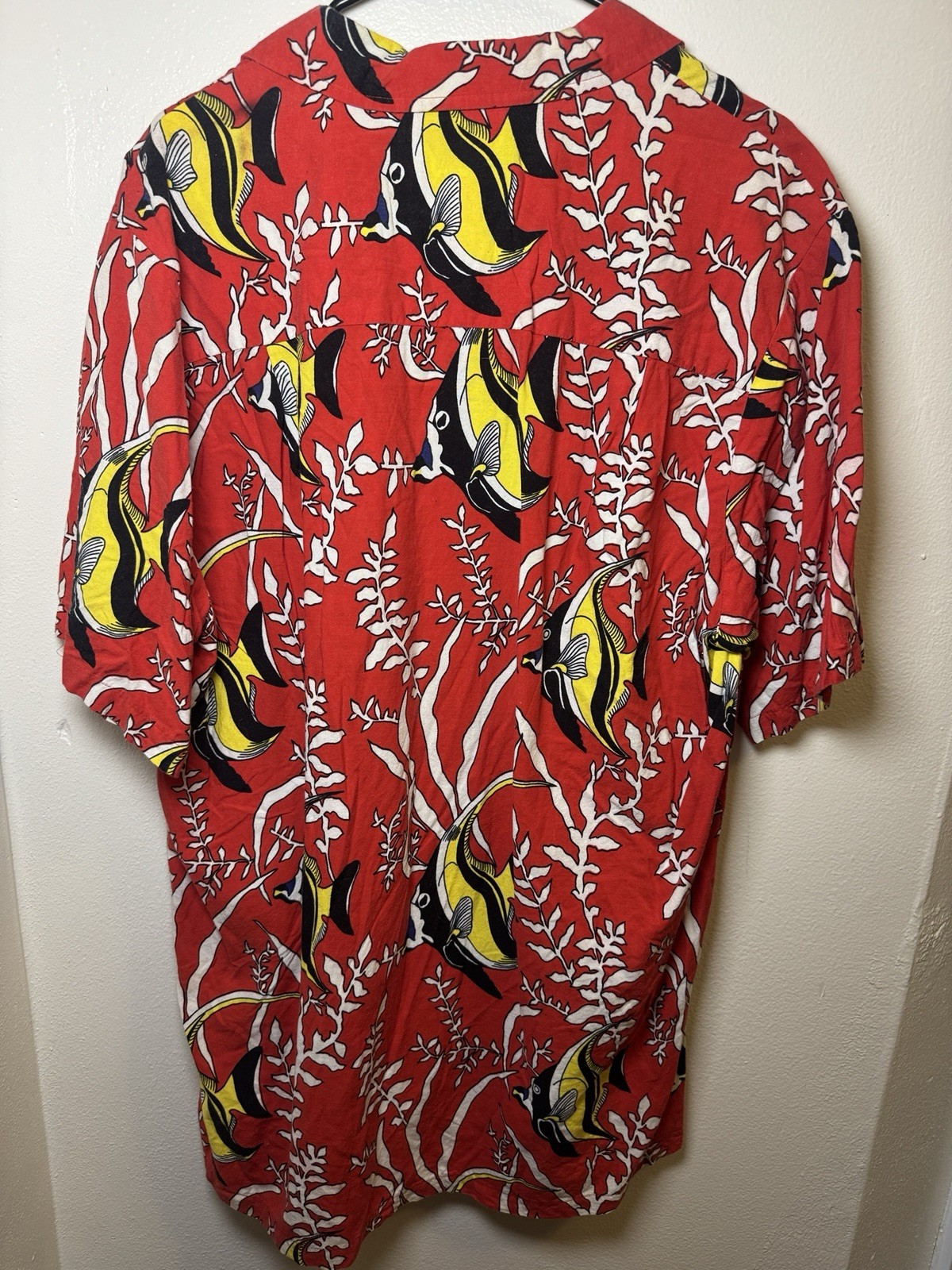 Paradise Found Men’s X Large Vintage Fish Hawaiian Aloha Shirt Red Button Down