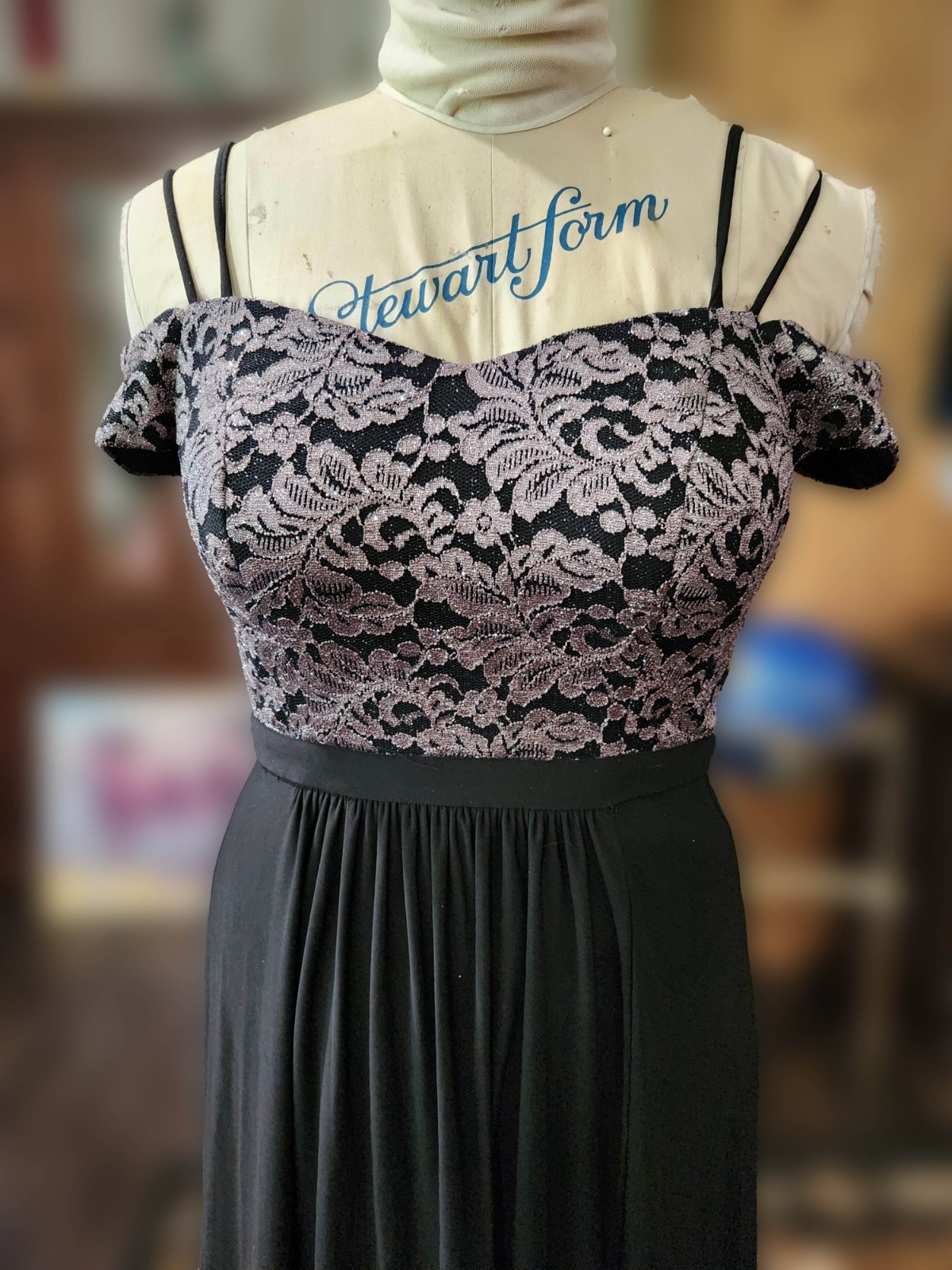 Morgan & Co 12670 Lace Formal Long Dress Size 10