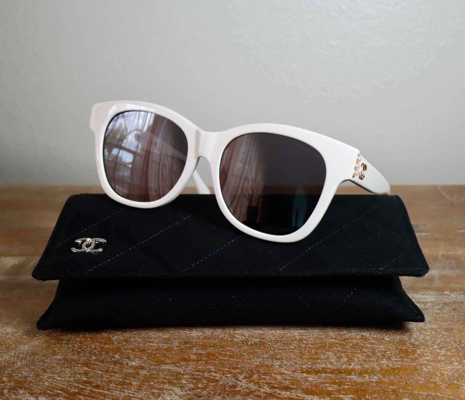 CHANEL 5482H Urban Vintage Square Pearl Sunglasses 54mm White/Gray Lens 100% UV