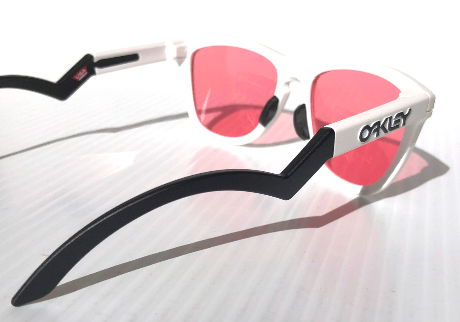 Oakley FROGSKINS HYBRID Matte White GALAXY HD Pink Lens Sunglass 9289-08