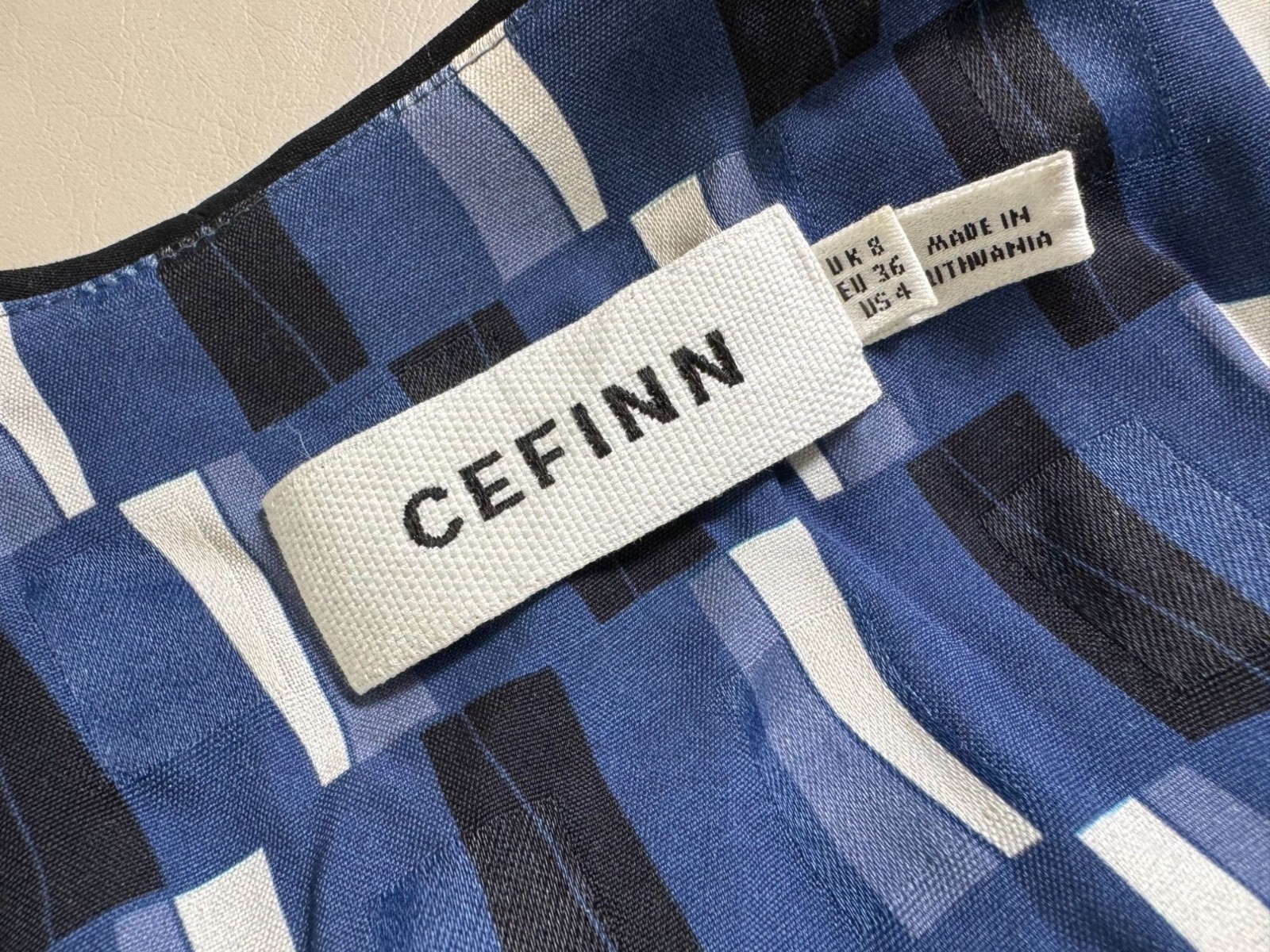 Cefinn Blue Black White Geometric True Wrap Midi Dress US Size 4 3/4 Sleeves