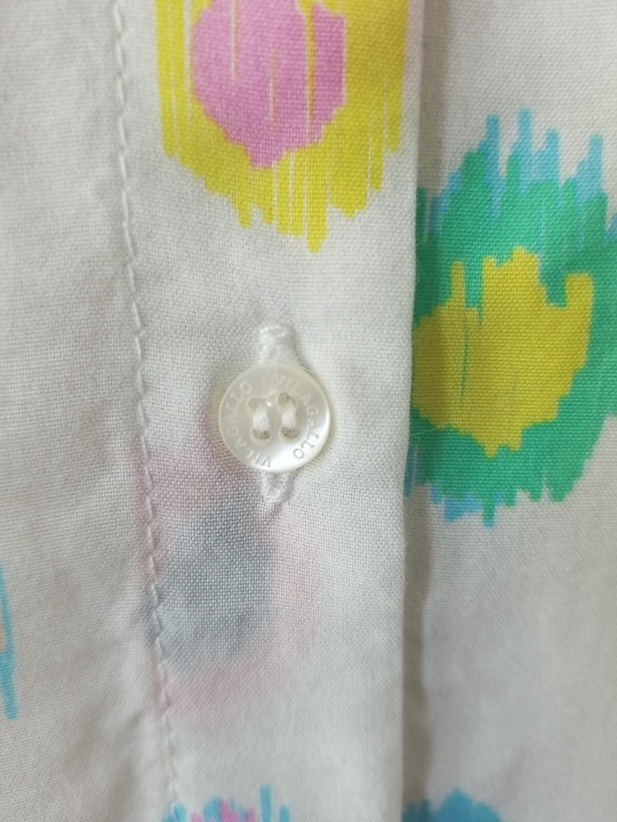 Vilagallo Button Up Top Geometric White With Colorful Paint Splat Size 46 Large