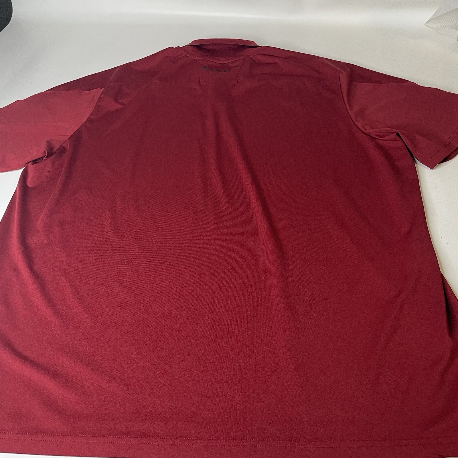 Oakley Men’s Red Solid Short Sleeve Collared Polo Shirt, Logo Accent XL