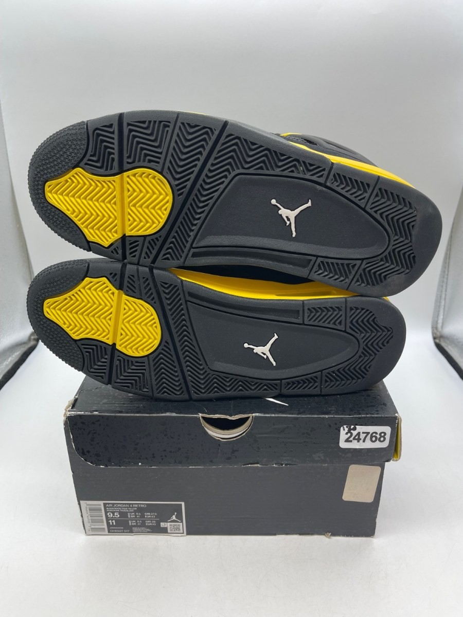Jordan 4 Retro Thunder (2023) 9.5 (Moderately Worn Pre-Ow Size 9.5 (Damaged Box)