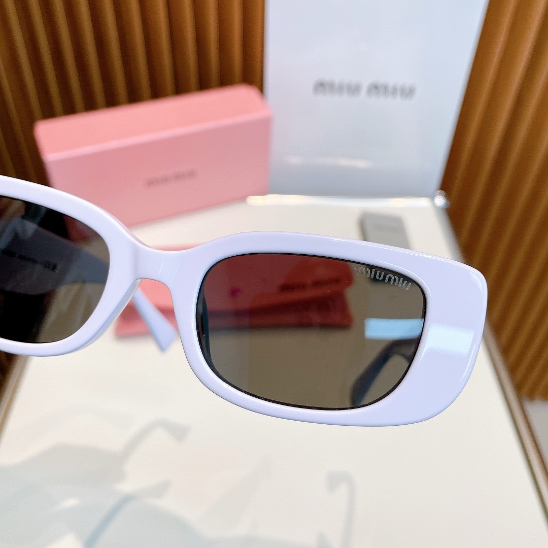 Luxury Rectangle Sunglasses Ivory White Acetate Frame Dark Lens UV400 New