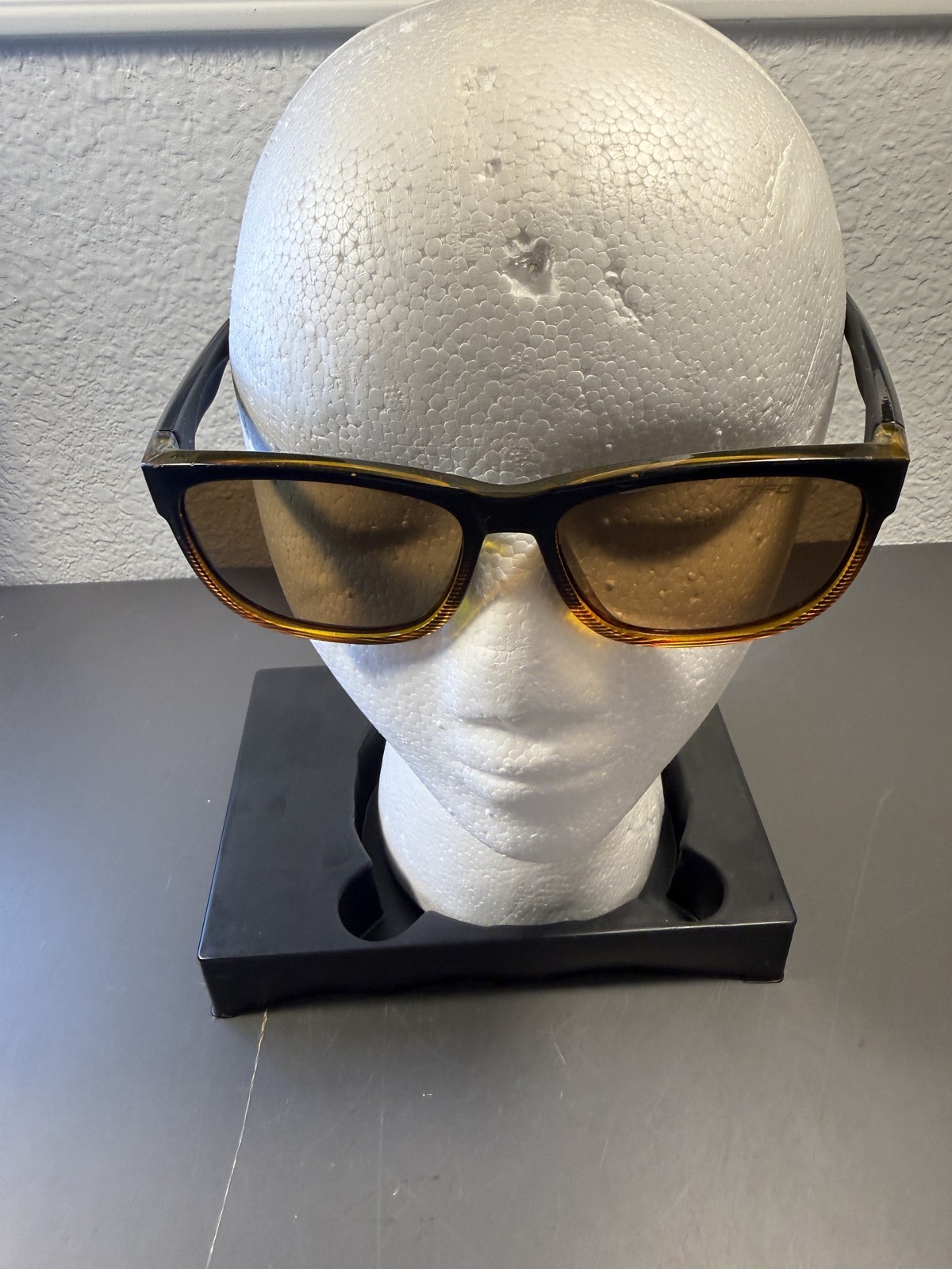 Tifosi Swick Sunglasses Black Brown Amber Tortoiseshell Frames UV Protection