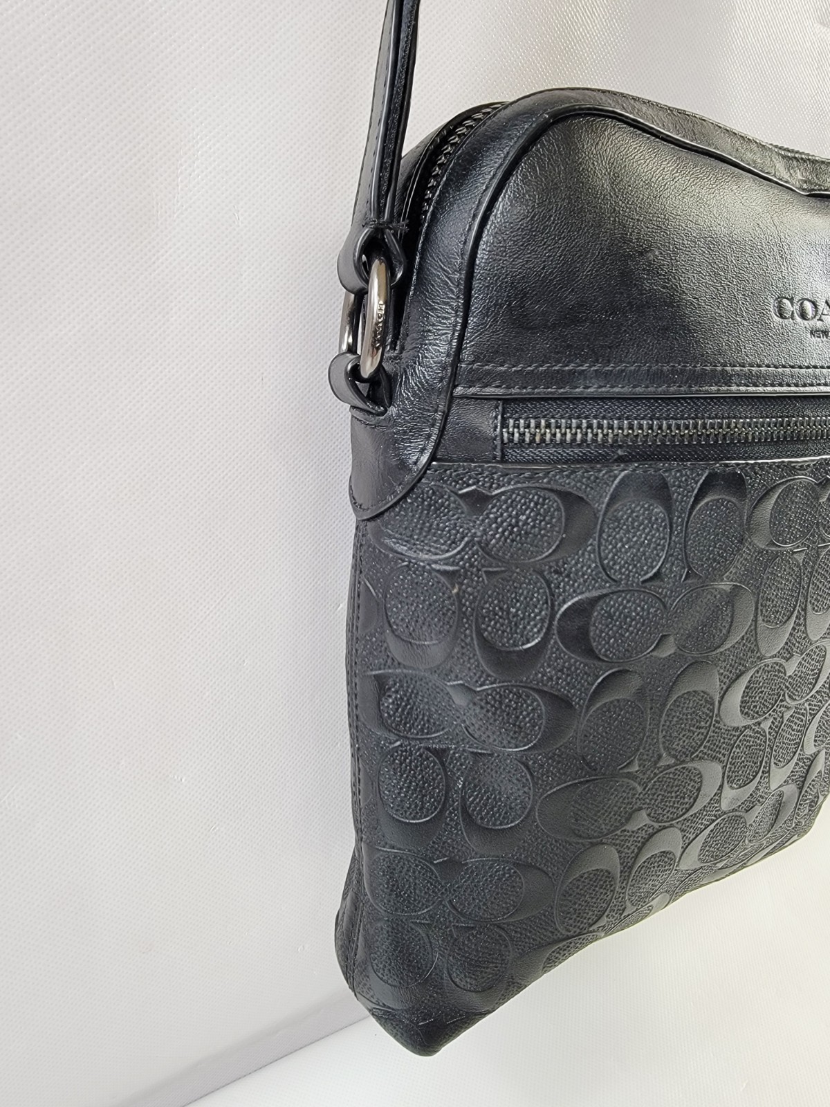 Coach 4009 Houston Flight Raised Signature C Leather Square Crossbody Single Zip