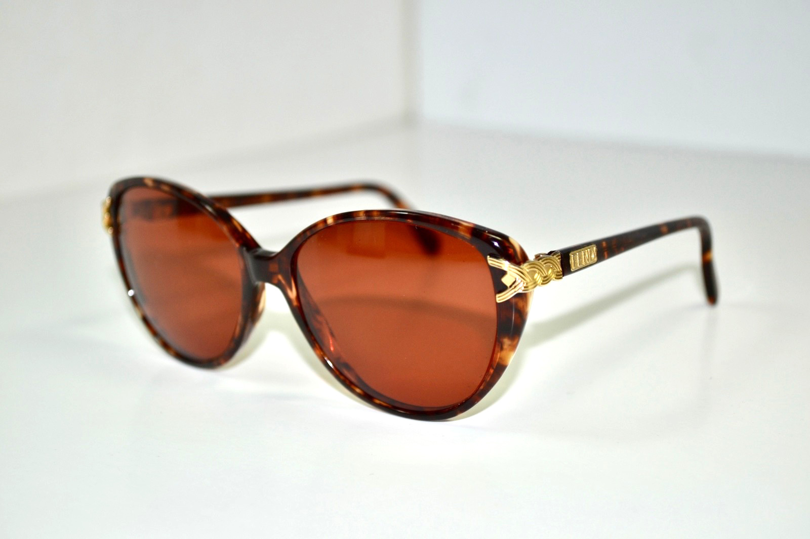Vintage Fendi Italy Tortoise/Gold Rose/Lenses Womens Cat-Eye Sunglasses 125mm
