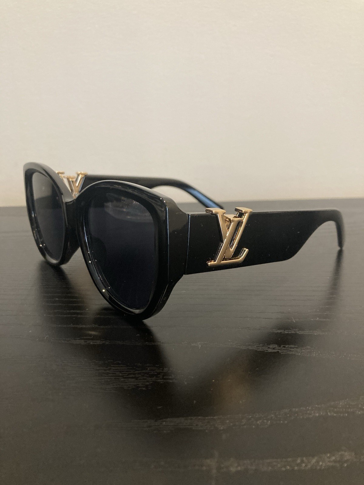 Louis Vuitton Icon Cat Eye Sunglasses Black Frame Gold Hardware