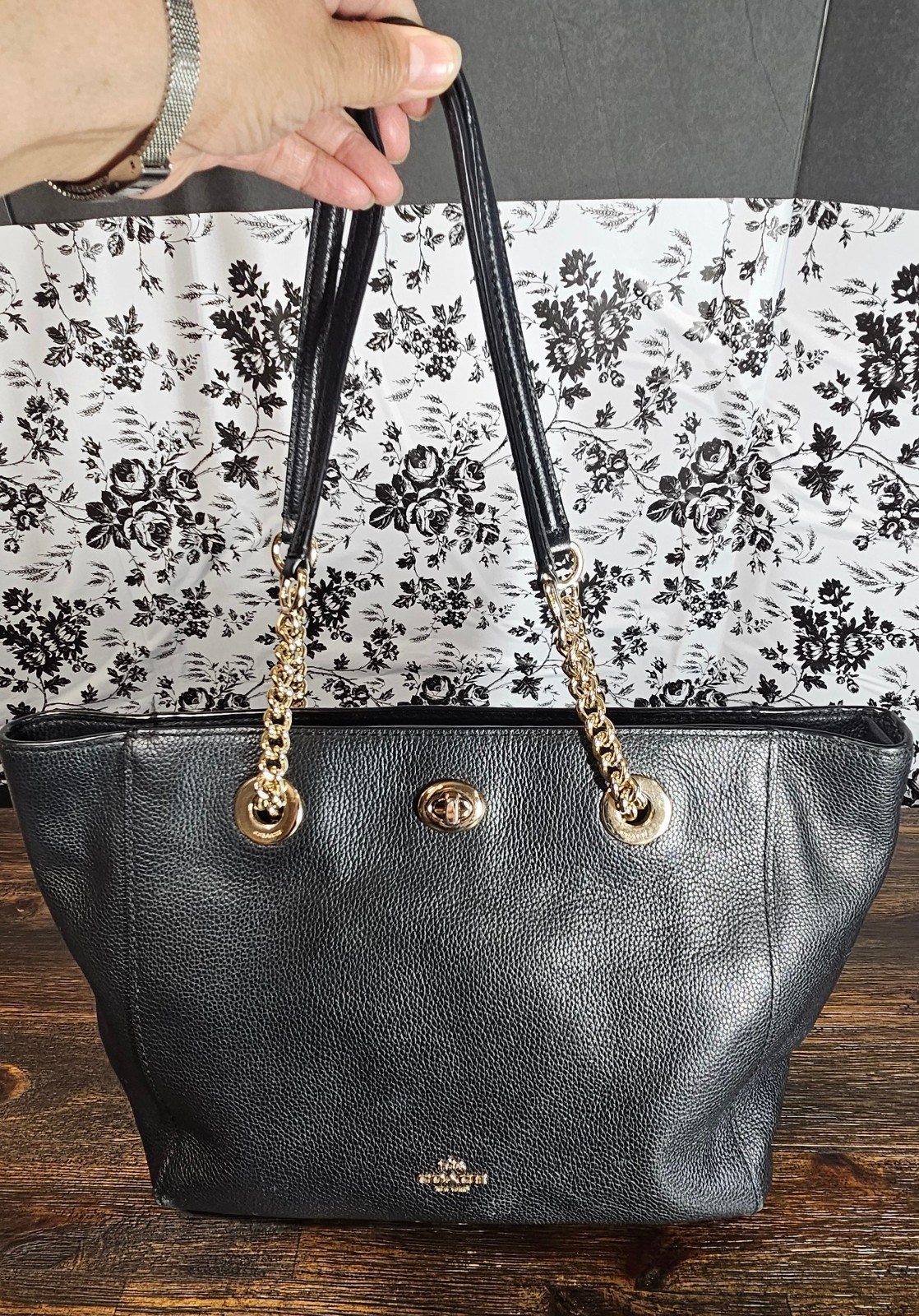 Coach Black Pebbled Large Tote Shoulder Bag Gold Chain Turn Lock Zip Strap