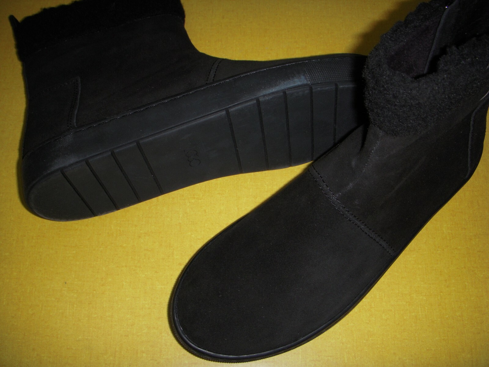 LOGO Lori Goldstein Victoria Suede Ankle Boots w/Fur Trim Women’s 8 M Black ~