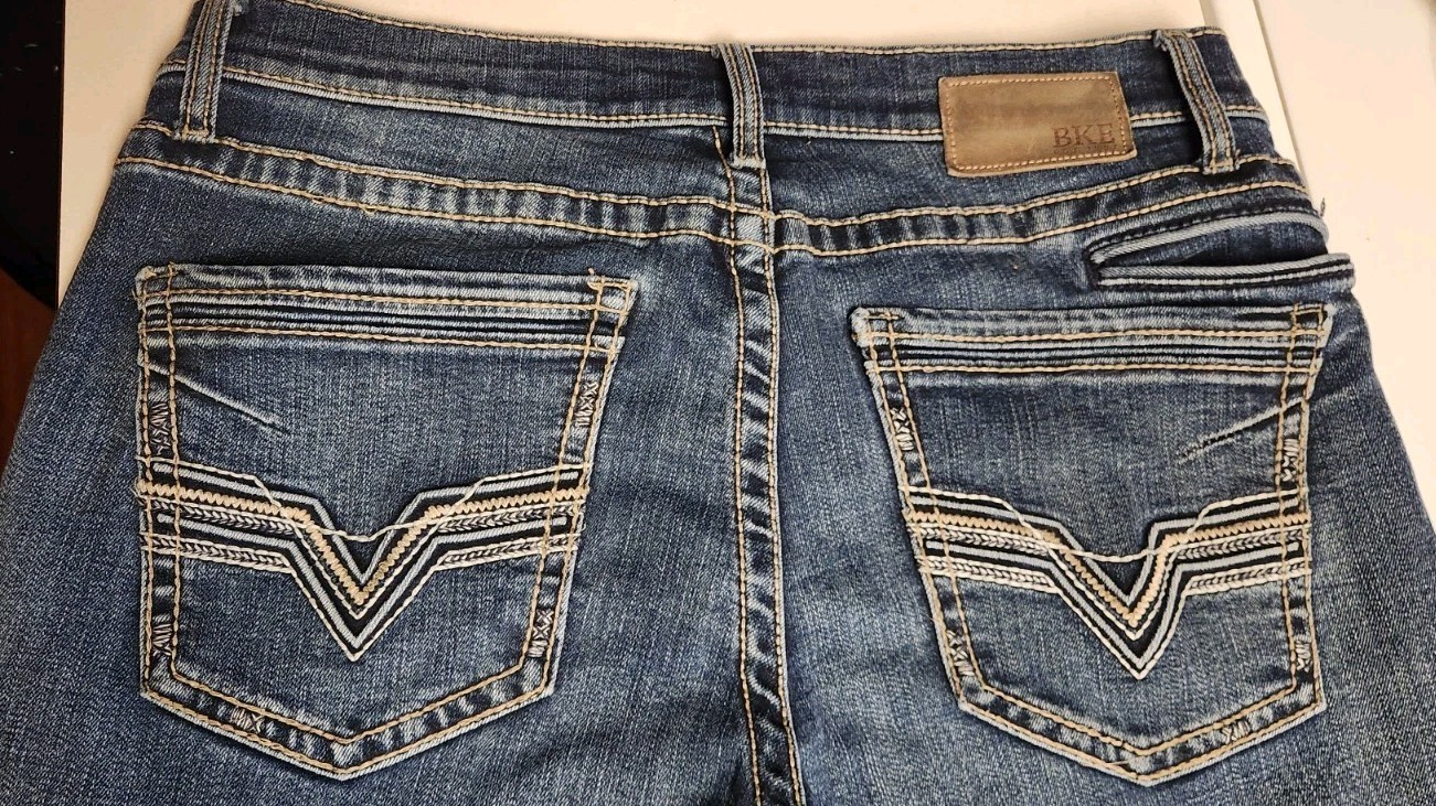 BKE Jake Bootleg Jeans Men’s Size 34×32 Cell Phone Pocket Buckle Denim Pants