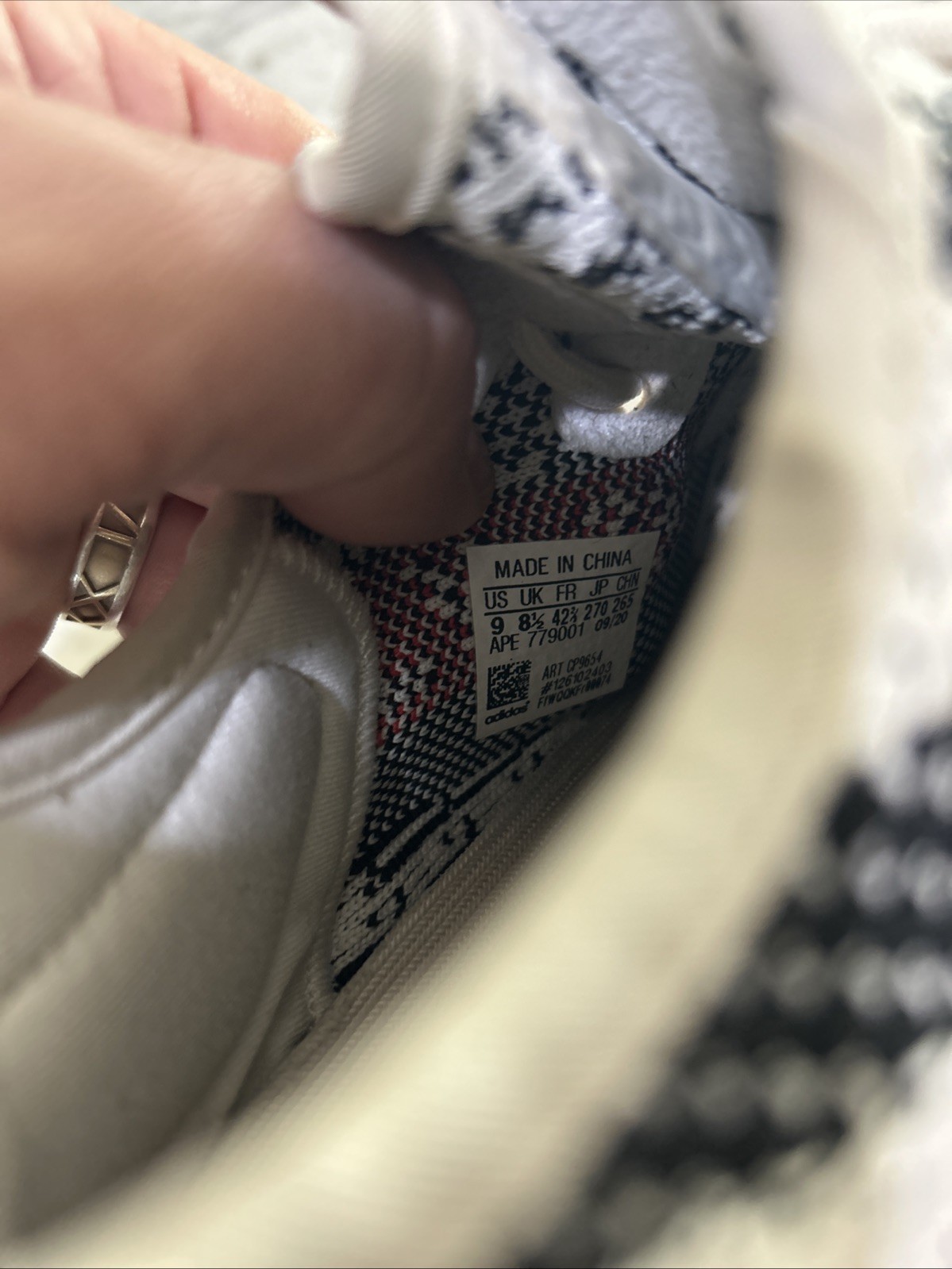 Size 9 – adidas Yeezy Boost 350 V2 Low Zebra