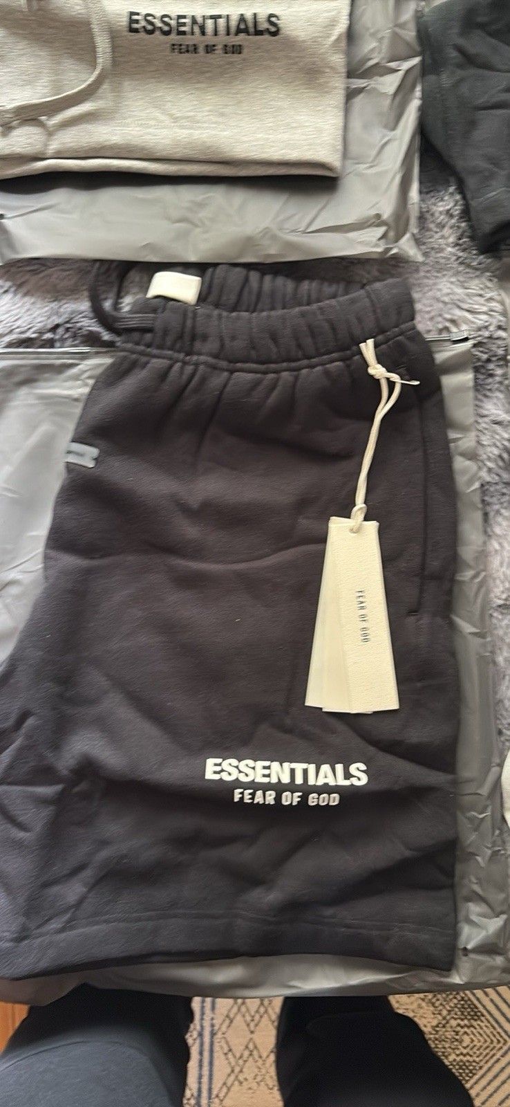 Essentials Fear of God Men’s Black Fleece Sweat Shorts Drawstring Logo Pockets