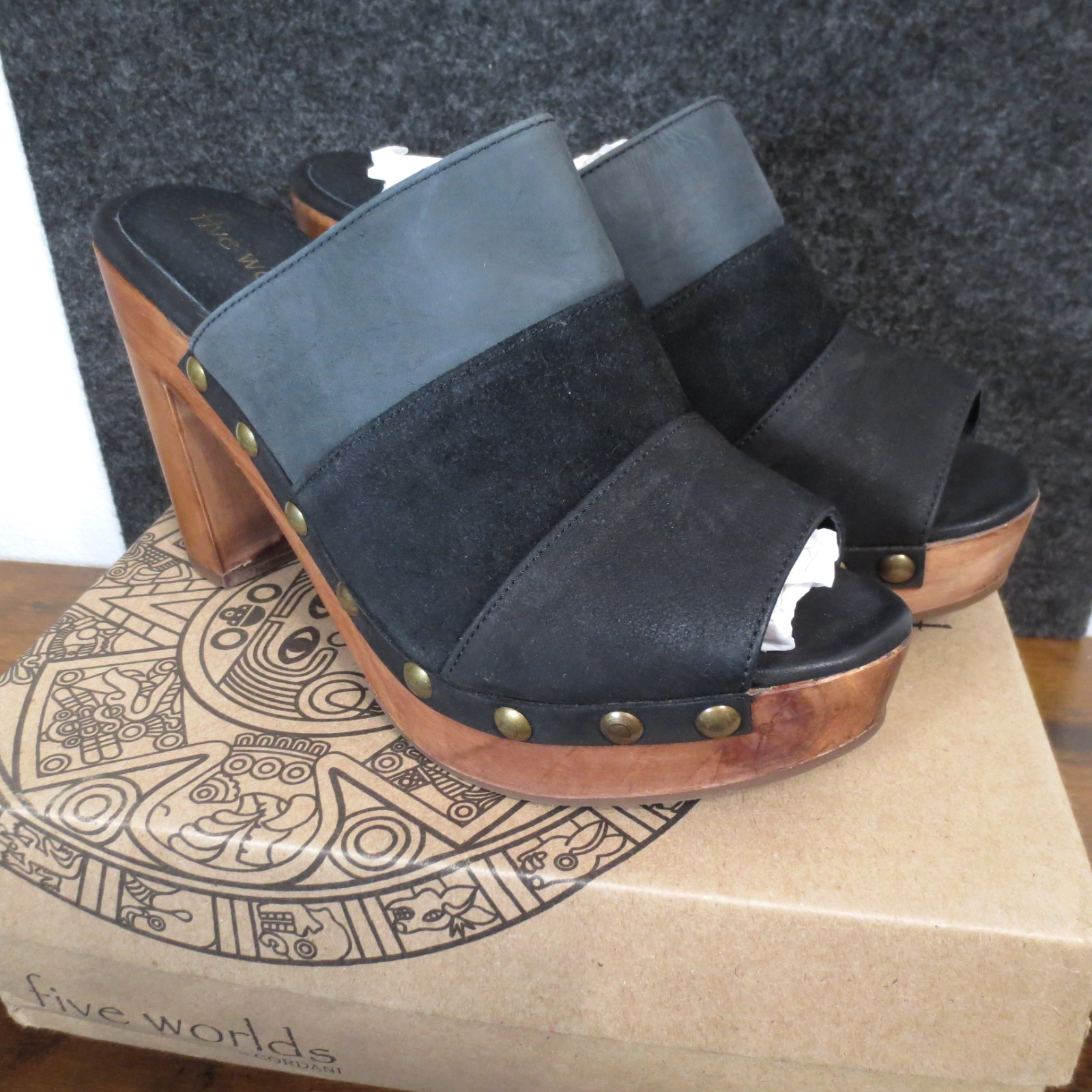 Sundance Five Worlds Sz 11 Womens Suede Clogs Black Grey Heels Handmade Suede
