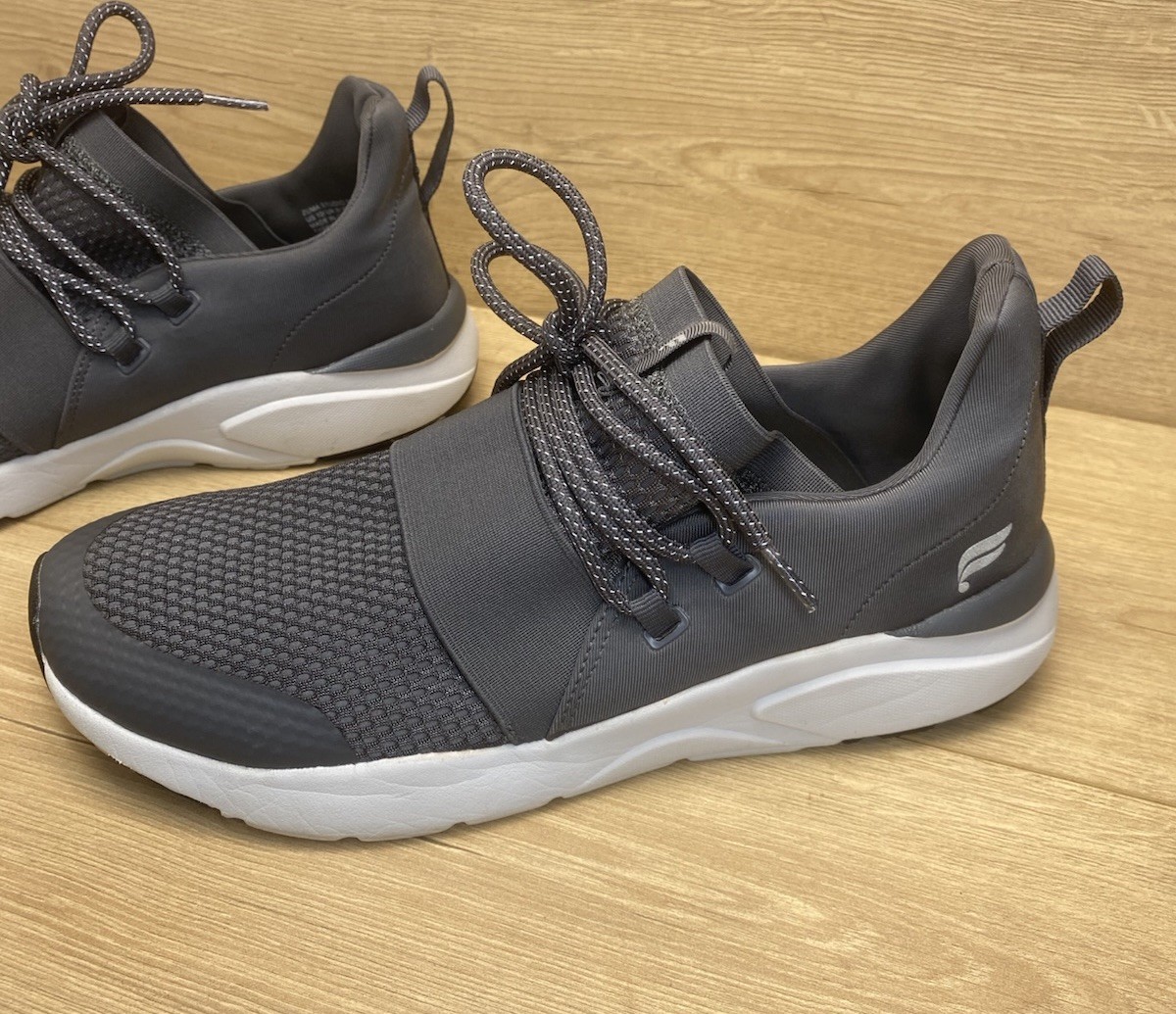 Zuma Studio Sneaker III Men’s Size 10 Gray Athletic Casual Shoes Lightweight