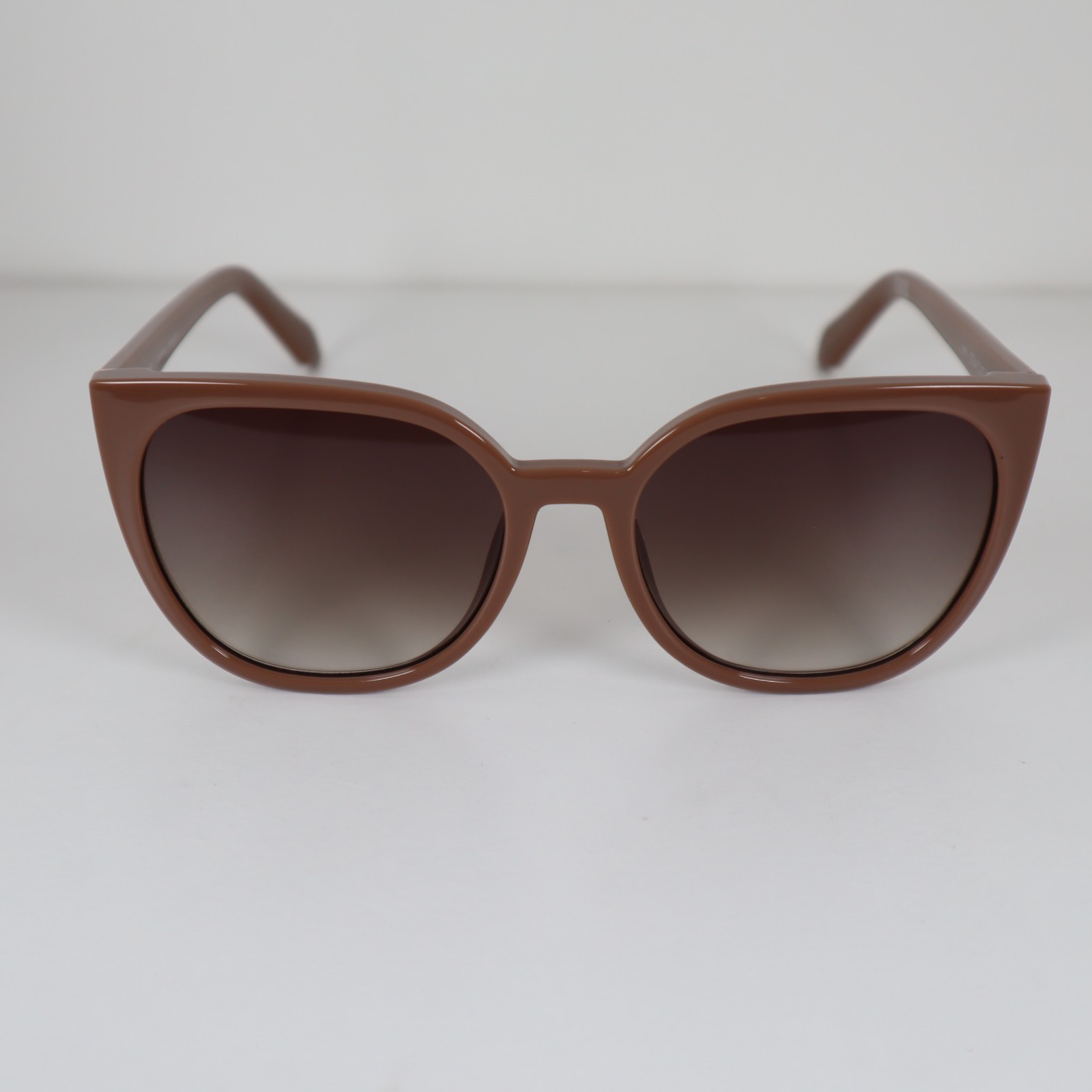 Quay Australia Staycation 73979 Doe Brown Rounded Cat-Eye Sunglasses 57-18-148mm
